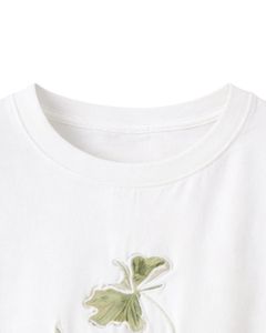 Camiseta Corta Blanca Bordada para Mujer, de Algodón, Manga Corta, Informal, Veraniega, con Estampado Floral, Holgada, Estilo Urbano, Venta al Por Mayor - Product Image 2