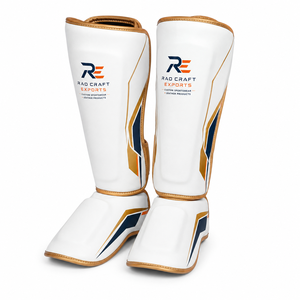 Les protège-tibias MMA de qualité supérieure offrent une rembourrage confortable, un ajustement sûr et une protection fiable des jambes pour l'entraînement et les séances de gym. - Product Image 3