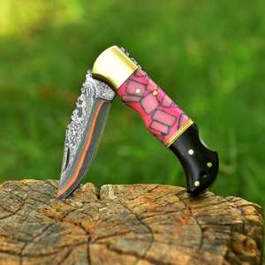 Cuchillo de Bolsillo Plegable de Acero de Damasco y Cobre Hecho a Mano de Lujo con Mango de Resina, Cuchillo Utilitario para Exteriores, Fabricante Mayorista OEM - Product Image 3