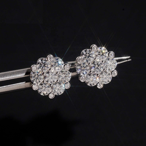 Pendientes de Moissanita con Diseño Floral, Joyería Brillante con Cristales, Pendientes de Lujo, Regalo para Mujer - Product Image 4