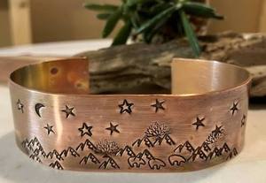 Bracelet en alliage de cuivre avec motif étoile, lune et montagne, style vintage, bijoux unisexe pour homme et femme, bracelet de poignet en cuivre thérapeutique - Product Image 1