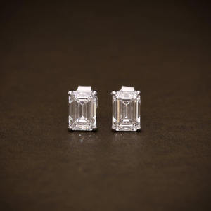 ต่างหูเพชรทรงเหลี่ยมมรกตสีขาวทอง ได้รับการรับรองจาก IGI สี D ธรรมชาติ เครื่องประดับหมั้นสำหรับผู้หญิงสุดคลาสสิก - Product Image 3