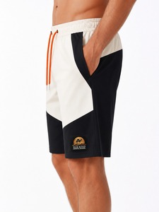 Shorts en coton pour homme, style streetwear, coupe ample, effet délavé, taille élastique, logo sérigraphié personnalisé, avec poches latérales. - Product Image 2
