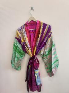 Kimono de seda teñido a mano, corto, para mujer, tipo chaqueta, para la playa. - Product Image 5