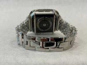 Boîtier de protection en argent entièrement orné de zircone baguette et de diamants de laboratoire pour Apple Watch Series, unisexe et tendance - Product Image 4