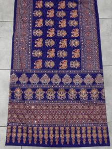 Sari traditionnel indien à imprimé Ajrakh en soie crêpe pour les occasions de mariage et les événements festifs pour femmes, tenue élégante - Product Image 4