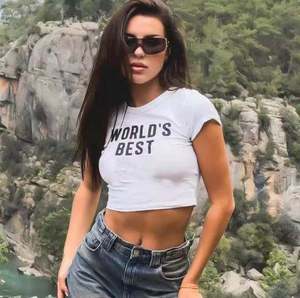 เสื้อครอปท็อปสีชมพูที่ดีที่สุดในโลก เสื้อยืดคอกลมแขนสั้นลำลองสำหรับผู้หญิง ผ้าเจอร์ซีย์คอตตอน 100% ระบายอากาศได้ดี เหมาะสำหรับใส่ในฤดูใบไม้ผลิและฤดูร้อน - Product Image 6