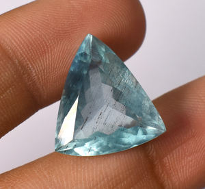 Amazing Lagoon bleu Aigue-marine Excellente pierre précieuse de grande taille à facettes Pierre précieuse de taille trillion calibrée - Product Image 3