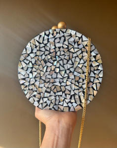 Bolso de mano de resina epoxi de alta calidad verde loro | Bolso único con acento de perla verde para Mujer | Productos más vendidos - Product Image 2