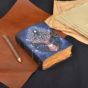 Diario con Cierre de Cartón A5, Diseño de Ciervo, Bosque y Cielo Nocturno |   Diario Ecológico Hecho a Mano de 100 Páginas, Estilo Vintage, Regalo OEM - Product Image 5