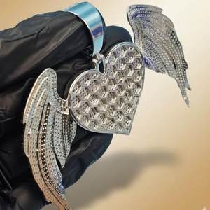 Pendentif Cœur Ailes d'Ange en Argent Sterling 925 Moissanite Sertie de Pierres, Breloque de Luxe Thème Hip Hop, Cadeau Unisexe - Product Image 3