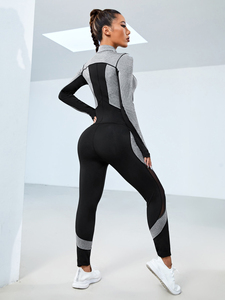Ensemble de yoga 2 pièces noir et gris à blocs de couleur, leggings taille haute longueur intégrale, sans couture, avec fermeture éclair, anti-transpiration et respirant - Product Image 3