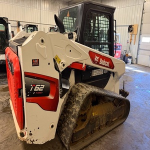 Bobcat T62 moderne : équipement conçu pour les professionnels recherchant une puissance fiable, une maniabilité fluide et une productivité exceptionnelle - Product Image 1