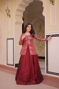 Lehenga Choli Tradicional para Mujer con Kurti Largo Bordado - Product Image 3