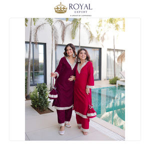 Nouvelle arrivée de vêtements pakistanais de créateurs, collection ethnique de costumes en velours avec broderies à bas prix - Product Image 3