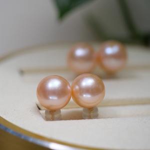 Pendientes Versátiles de Perlas de Agua Dulce Naturales en Forma de Grano de Arroz con Colgante Simple de Frijol para Mujer - Product Image 1