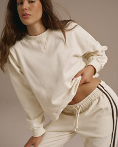 Ensemble de survêtement décontracté haut de gamme pour femme : sweat-shirt à col rond et pantalon de survêtement large, personnalisable en gros (OEM) - Product Image 5