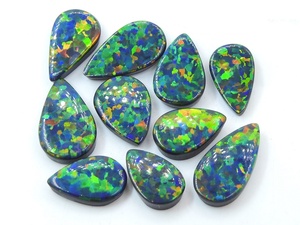 Opale synthétique australienne doublette, taille ovale, cabochon poli lisse, multichrome, effet feu, créée en laboratoire, certifiée par un tiers - Product Image 3