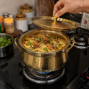 100% Pure Brass Hammered Handi <b>Pot</b> with Lid and Handles 2.5L Traditional Cooking Serving Cookware <b>for</b> Hotel Restaurant Catering - Product Image 4