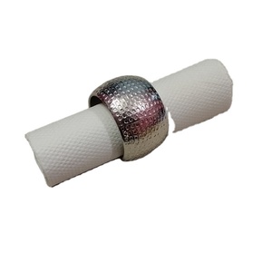 Meilleur design, ensemble de ronds de serviette en résine multicolore, vaisselle classique durable et écologique pour la maison, le restaurant, la cuisine et Noël - Product Image 1