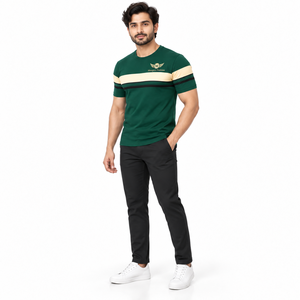 Camiseta de manga corta verde lisa para hombre con ribete en contraste, cuello redondo, corte regular, informal, con estampado de lona con efecto lavado ácido, de secado rápido y logo frontal. - Product Image 3