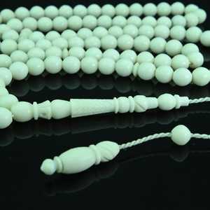 Tasbih musulman traditionnel, perles en os naturel, fait main, écologique, objet d'art et d'artisanat de collection - Product Image 2