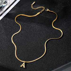 Collar con Colgante de Letra en Acero Inoxidable Chapado en Oro, Cadena Gargantilla con Inicial de Nombre, Joyería para Mujer - Product Image 4