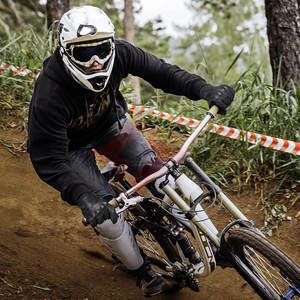 Gants de moto d'hiver coupe-vent unisexes, durables, antidérapants, compatibles avec les écrans tactiles, en cuir, pour la conduite par temps froid - Product Image 5