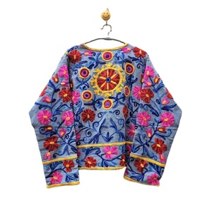 Veste matelassée pour femme, faite à la main, style bohème, broderie florale perlée, écologique, légère, confortable, durable, en coton. - Product Image 6