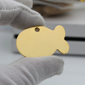 Vente en gros de pendentifs de collier vierges en acier inoxydable en forme de poisson, médailles d'identification pour animaux de compagnie, étiquettes nominatives pour chiens, <span class=keywords><strong>porte</strong></span>-<span class=keywords><strong>clés</strong></span> mousqueton UV tendance - Product Image 6