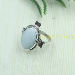 Anillo de ópalo azul natural hecho a mano en plata de ley 925 con cabujón ovalado, joya llamativa con piedra preciosa, diseño único para mujer, regalo unisex. - Product Image 3