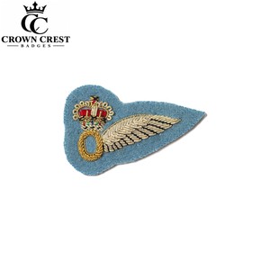 Insignia de media ala bordada a mano de primera calidad, con hilo de oro personalizado, accesorio para ropa, insignia para coser en la ropa, con costuras detalladas. - Product Image 2