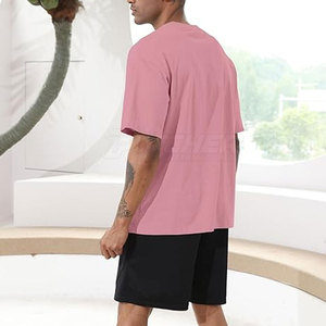 T-shirt surdimensionné pour homme Coupe ample et décontractée Look élégant Tissu doux de qualité supérieure Vêtement décontracté pour tous les jours - Product Image 5