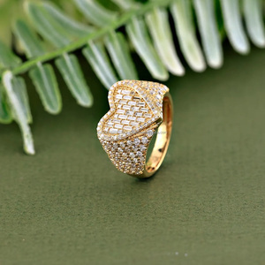 Anillo de Moissanita Baguette con Engaste de Racimo en Plata de Ley 925 Bañada en Rodio, Regalo para Él en Aniversario de Boda o Compromiso - Product Image 4