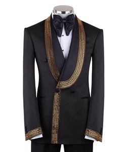 Blazer de esmoquin negro de doble botonadura para hombre con solapa tipo chal con cuentas doradas – Chaqueta de traje de diseñador para bodas y fiestas - Product Image 1