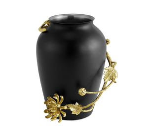 Elegante florero esférico plateado adornado con delicadas calas de tallo dorado. Arte moderno, disponible a precios de mayorista. - Product Image 6