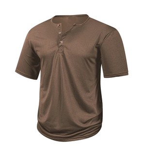 เสื้อยืดเฮนลีย์แขนสั้นสีเบจสำหรับผู้ชาย ทรงปกติ สีพื้น ผ้าถักลำลอง คอทรงโอ ดีไซน์แบบกำหนดเอง โลโก้แบบกำหนดเอง - Product Image 4