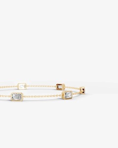 Pulsera AURA LUXURIA con Diamante Cultivado en Laboratorio de 3 Quilates, Claridad VVS, 6 Piedras Laterales, Corte Radiante Alargado, Certificado IGI, Oro Amarillo de 18K - Product Image 5