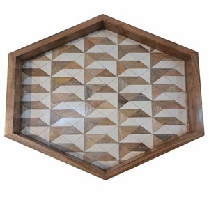 Mesa Auxiliar Hexagonal de Madera de Teca Hecha a Mano Aqdus Saleem |   Diseño Geométrico Contemporáneo Tallado |   Ecológico |   Venta al por mayor - Product Image 4
