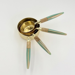 Juego de 4 Tazas Medidoras de Acero Inoxidable, Chapadas en Oro, con Asa de Resina, Utensilios de Cocina para Repostería y Barista - Product Image 2