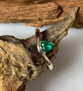 14KT Yellow Gold Natural Emerald Prong Setting Minimalist Luxury <b>Ring</b> for Party Occasions - Product Image 1