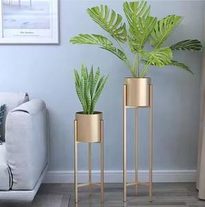 Support de plante en métal haut personnalisé avec pot doré, design artisanal durable pour pots lourds et décoration intérieure élégante - Product Image 1