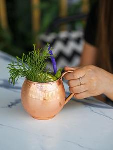 Taza Moscow Mule de Cobre Moderna y Ecológica de Daystar Trade, Acabado Martillado, Asa Clásica, Accesorio de Bar para Bebidas de Cóctel - Product Image 3