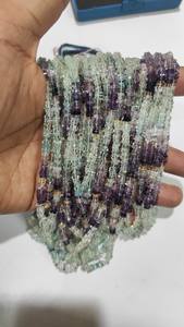 Perles carrées Heishi en fluorite verte naturelle de haute qualité, 4 mm, vendues par brin de 8 pouces de long - Product Image 2