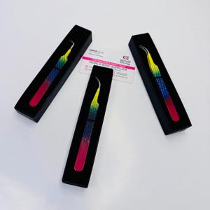 Pince à cils isolante à 90 degrés pour extensions de cils volume, en acier inoxydable, antidérapante, option logo personnalisé, couleur arc-en-ciel - Product Image 1