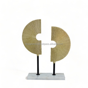 Sculptures de table en aluminium de style nordique Objets décoratifs pour la maison en or moderne et pièce maîtresse Bois et métal combinés - Product Image 3