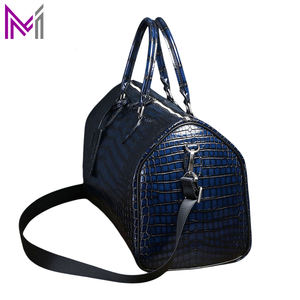 Bolsa de Viaje de Moda con Textura de Cocodrilo de PVC de Alta Calidad, Correa Ajustable, Gran Capacidad, para Fin de Semana, Aire Libre y Uso Diario - Product Image 2