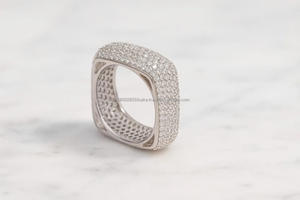 Bague de luxe unisexe en argent sterling plaqué rhodium avec pavé de moissanite en cluster, style hip-hop, pour lui et elle, idéale comme cadeau - Product Image 4