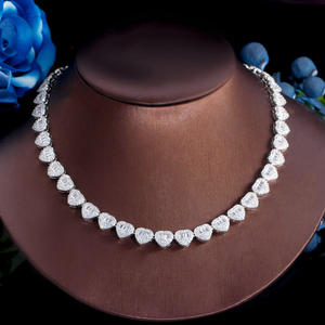 Collar Gargantilla de Lujo en Plata 925 con Moissanita Corte Princesa y Engaste de Bisel, Unisex, Regalo de Boda, Uso Diario - Product Image 2