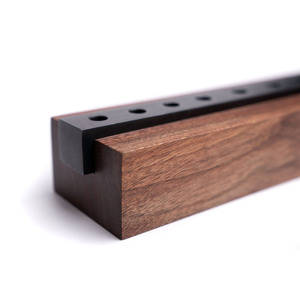 Support de bougie conique en bois massif avec insert en métal noir à plusieurs trous pour la décoration moderne de table à la maison - Product Image 2